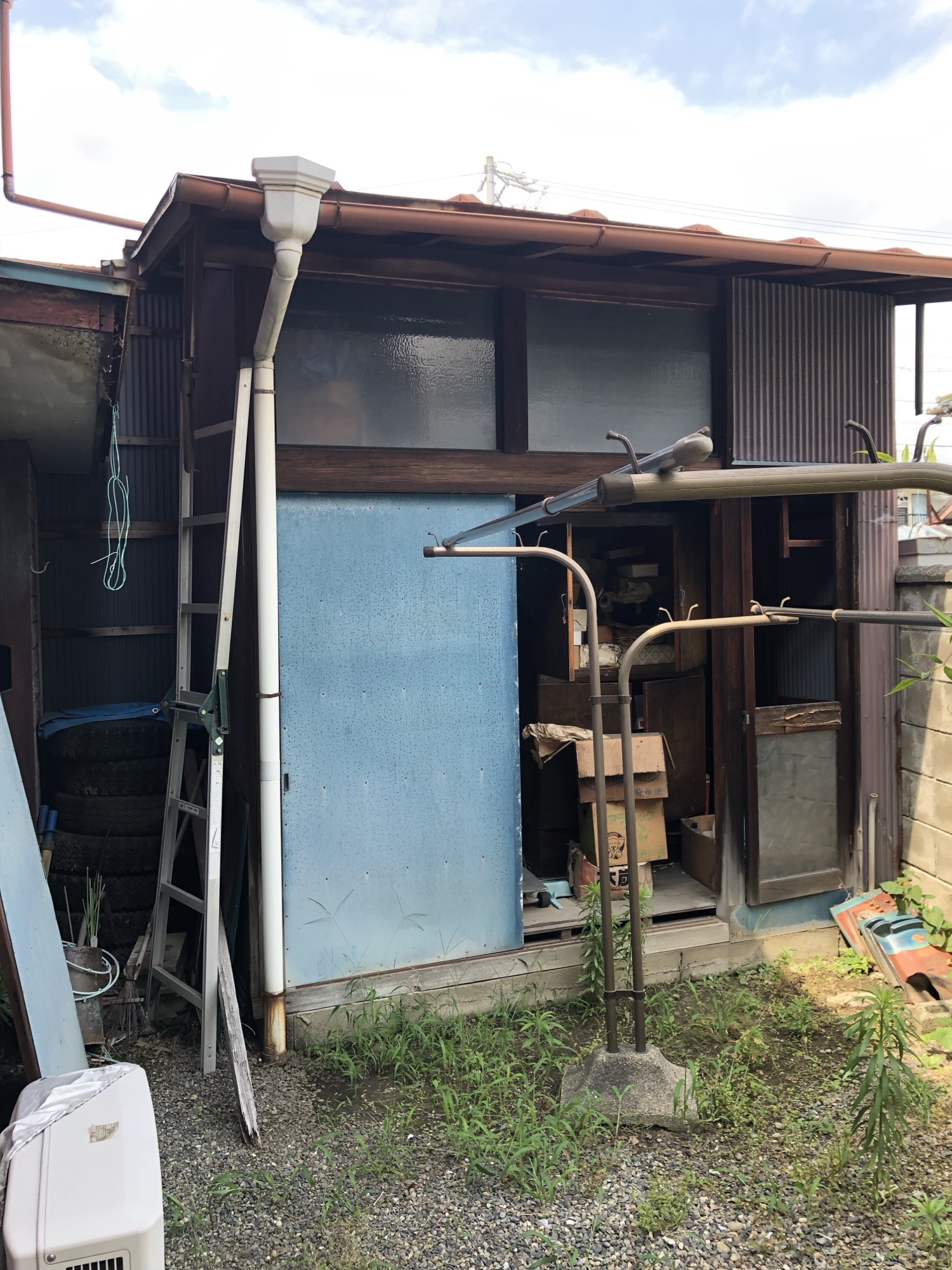 岐阜県岐南町 倉庫の片付け 作業前 倉庫内部の様子