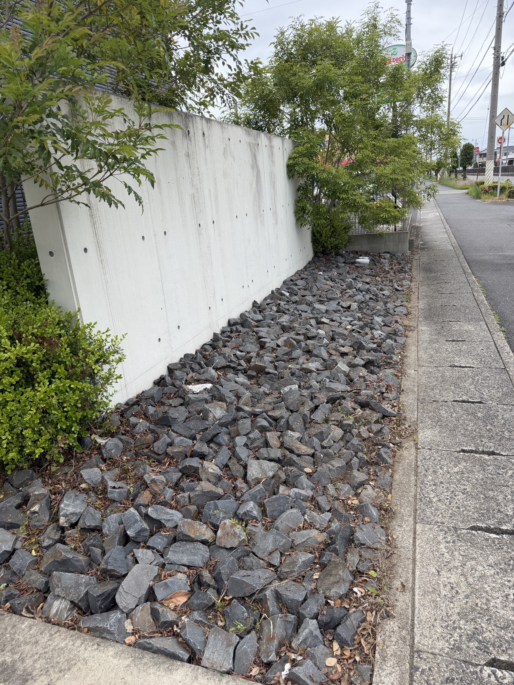 愛知県一宮市での家の周りの草刈り 作業後